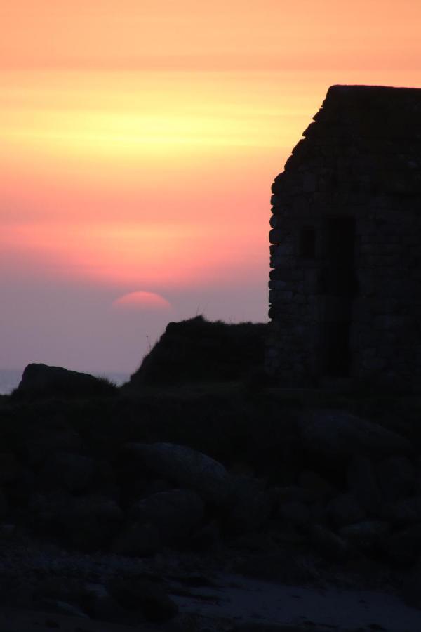 Au Bord Du Chenal Villa Porspoder Bagian luar foto